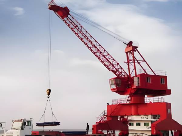 港口輪胎式門(mén)座起重機(jī)